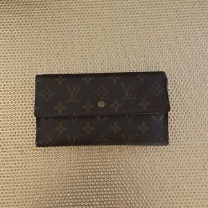 Louis Vuitton Vintage International Wallet
